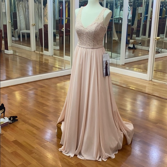 ✔️ blush bridesmaid dress